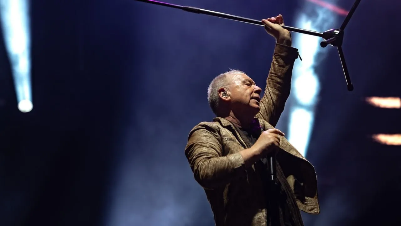 Simple Minds se presenta en la Arena Ciudad de México con su “Global tour 2025” (Videos)