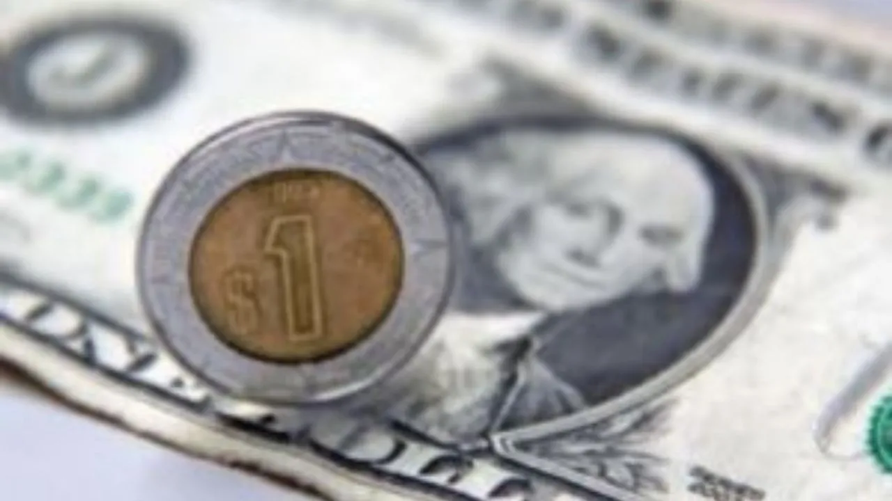 Peso gana ante posible recorte de tasas de interés en Estados Unidos