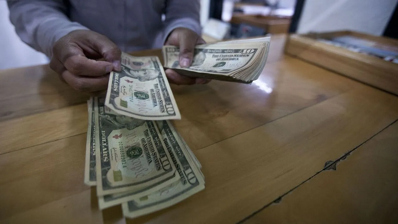 Peso pierde mientras se esperan comentarios de la Fed