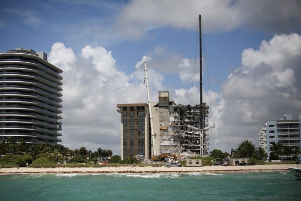 Rescatistas mexicanos llegan a Miami