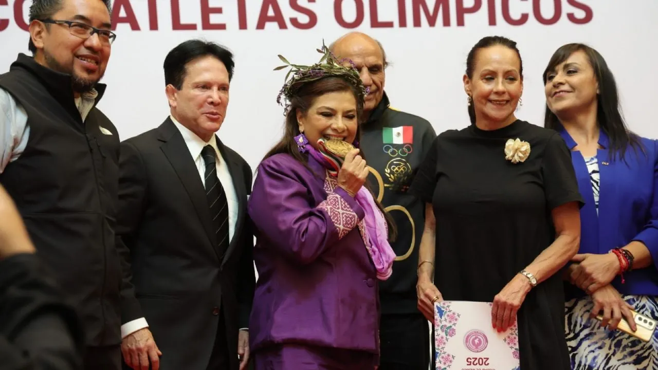 Brugada reconoce a atletas olímpicos y anuncia reformas para promover el deporte