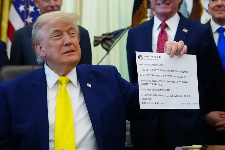 Trump lanza su servicio de acceso anticipado a sus mensajes por 100 mil dólares al mes