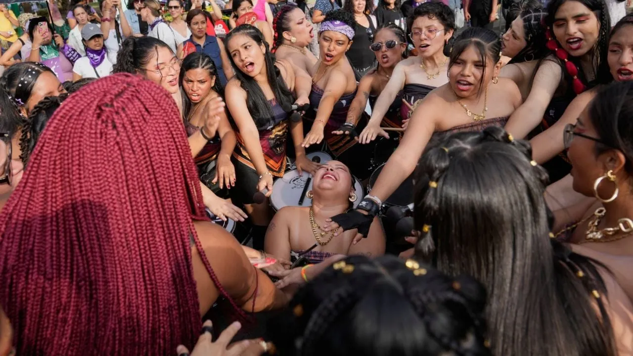 Marcha 8M: mujeres de Latinoamérica protestan contra desigualdad y la violencia física y sexual