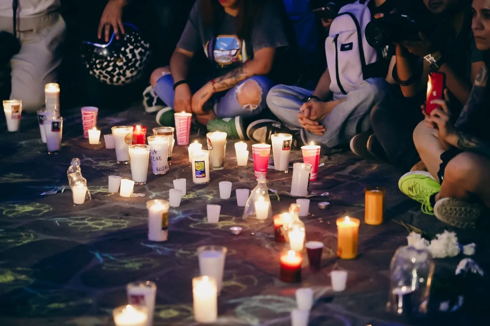 Fiscalía CDMX promete investigar a empresas y alcaldía por muerte de fotógrafos en AXE Ceremonia