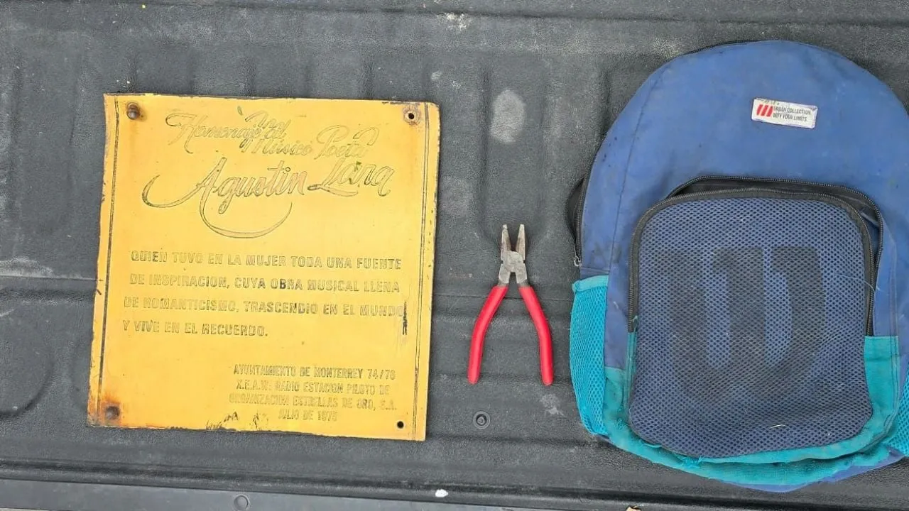 Detienen a hombre por intentar robar placa de monumento a Agustín Lara en Monterrey