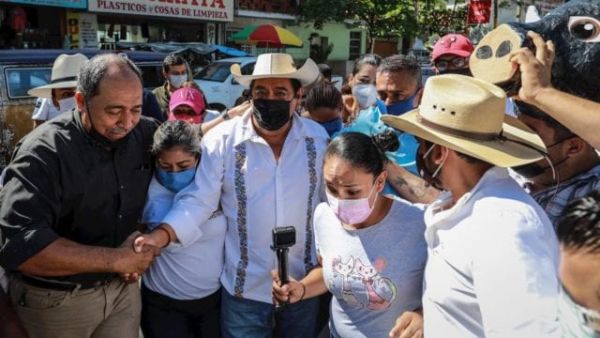 Macedonio arremete contra el INE