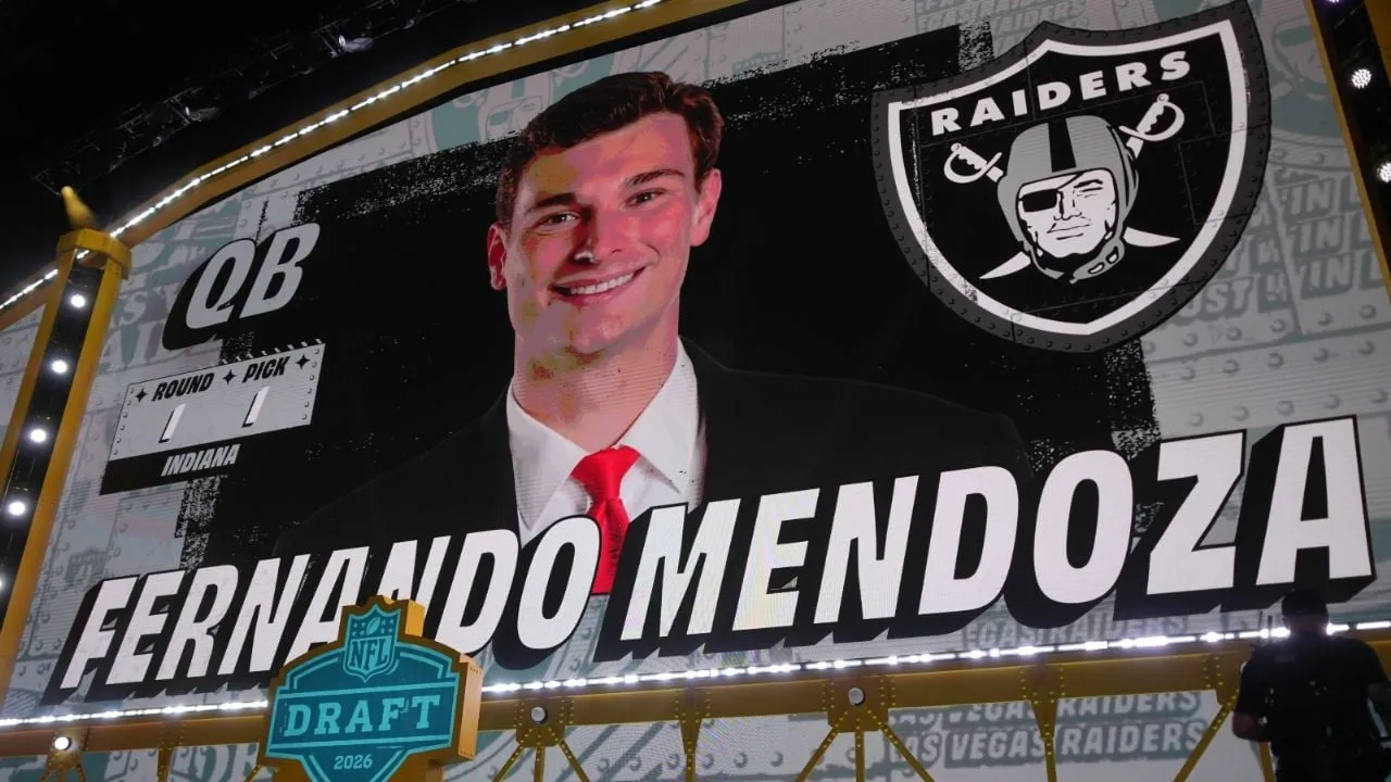 Fernando Mendoza, David Bailey y Jeremiyah Love son seleccionados 1-2-3 en el draft de la NFL