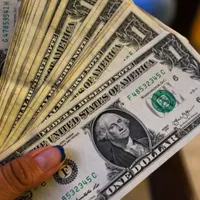 Peso pierde mientras guerra en Medio Oriente se prolonga