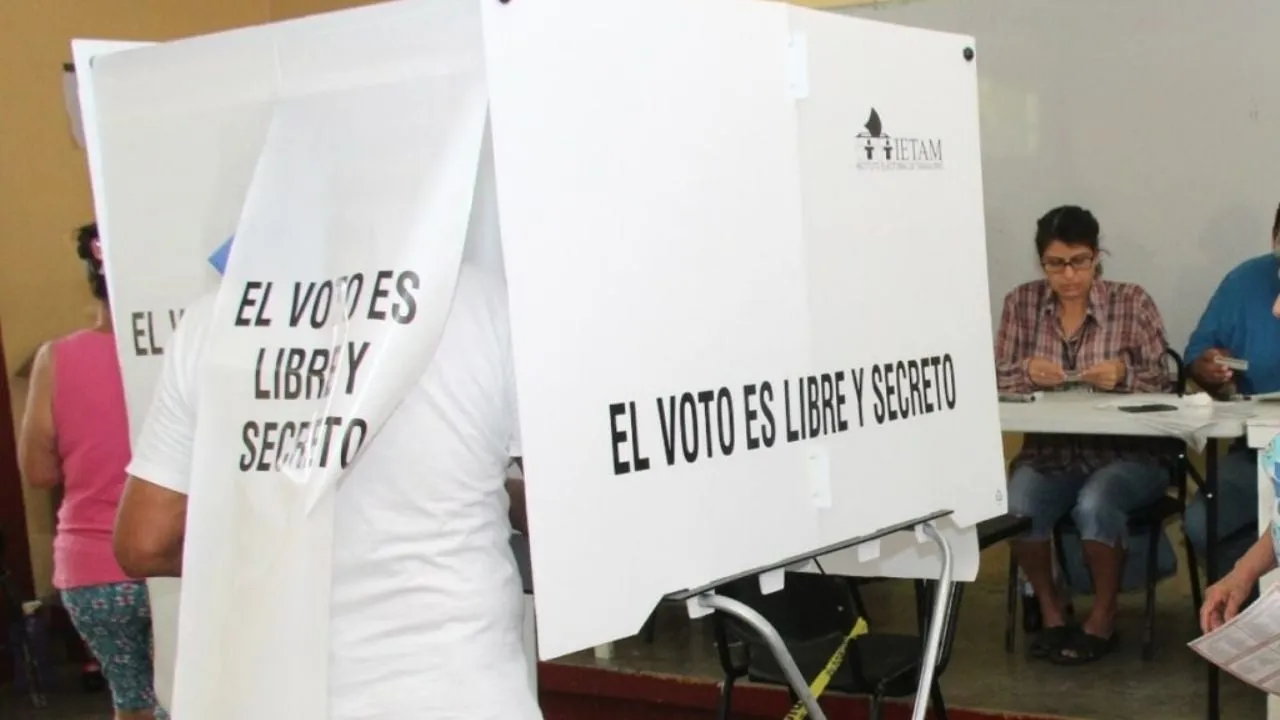 Ricardo Monreal prevé que la reforma electoral se apruebe en marzo