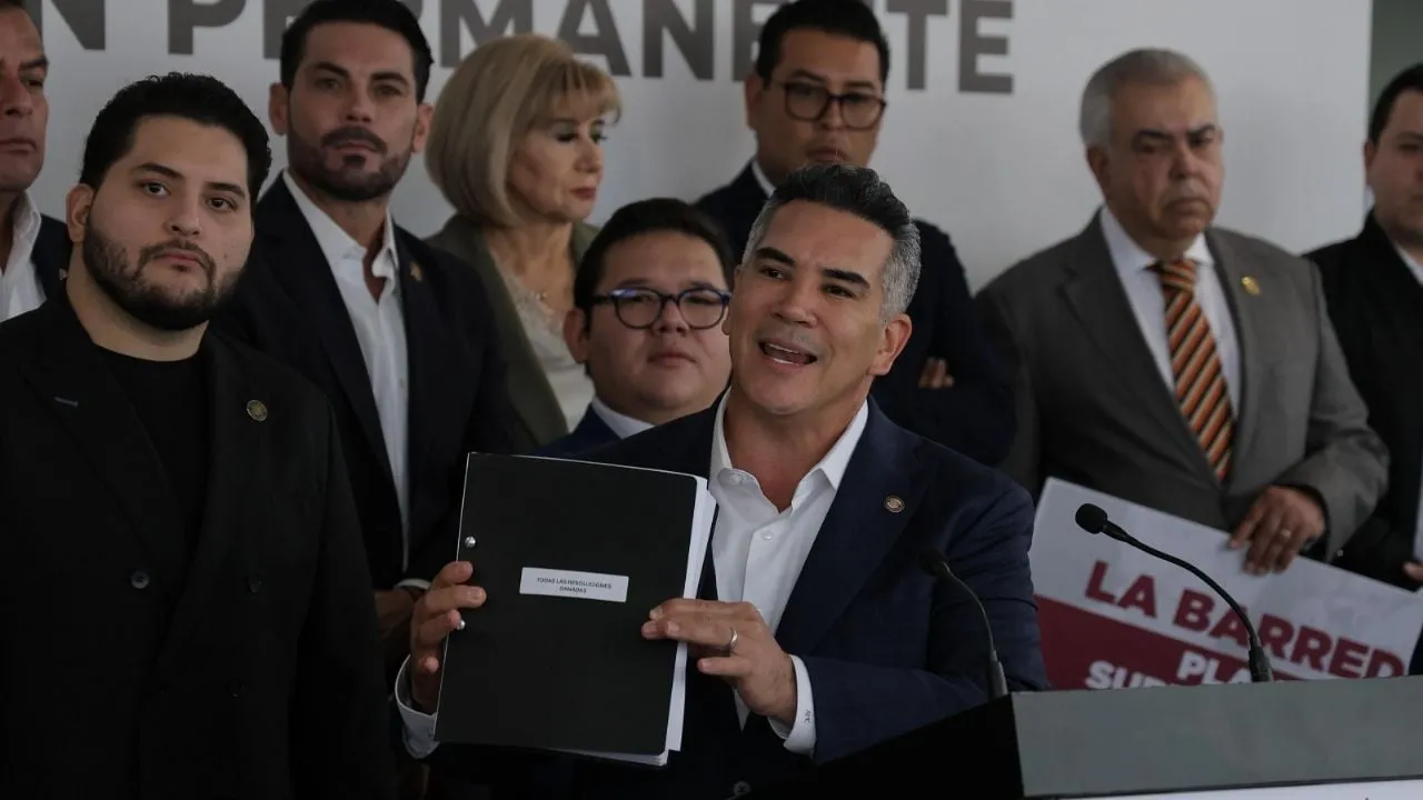 Tras solicitud de desafuero, “Alito” Moreno denuncia a AMLO, su hijo y gobernadores de Morena