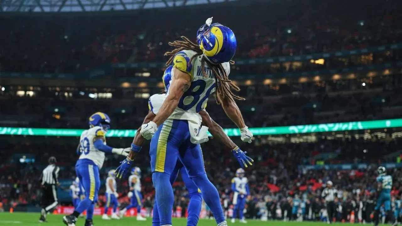 Matthew Stafford lanza 5 pases de touchdown en la victoria de los Rams 35-7 ante los Jaguars