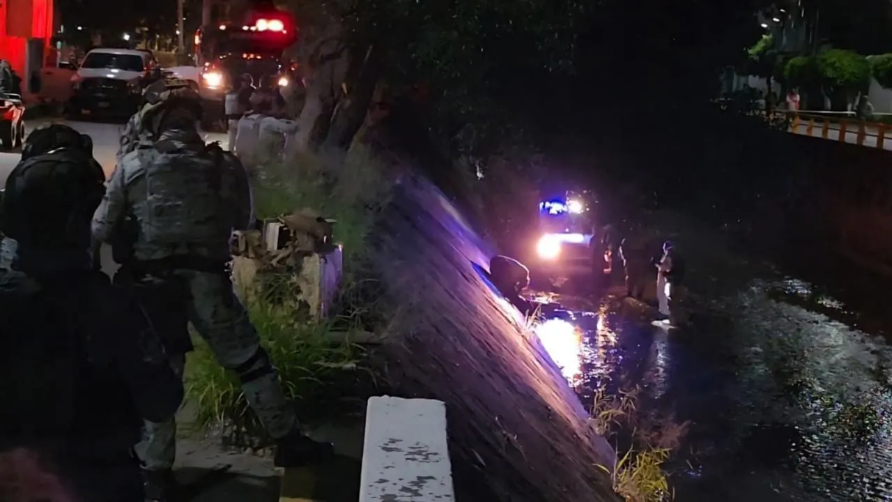 Asesinan a tres hombres frente a un bar y los arrojan al río Huacapa, en Chilpancingo