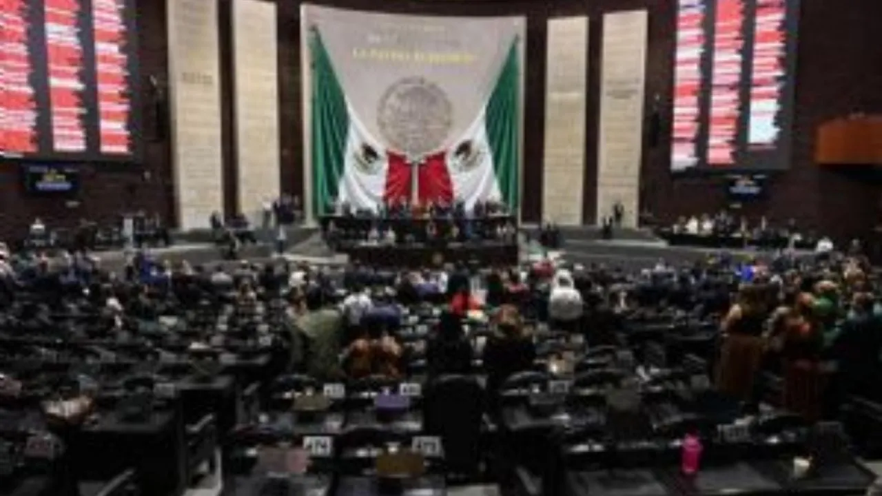 Comisión de puntos constitucionales aplaza discusión de iniciativa sobre revocación de mandato