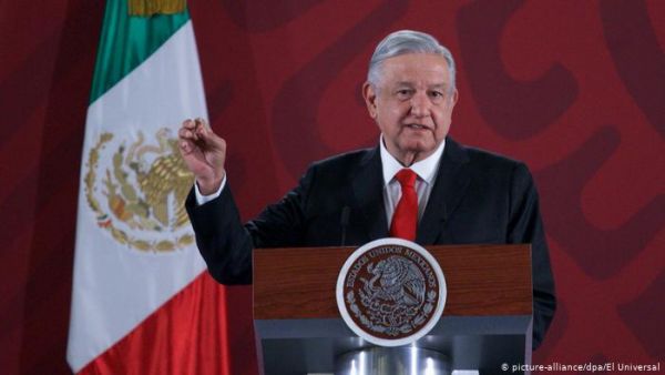 AMLO no acepta críticas, vuelve a atacar a “los intelectuales” por pedirle que detenga megaproyectos