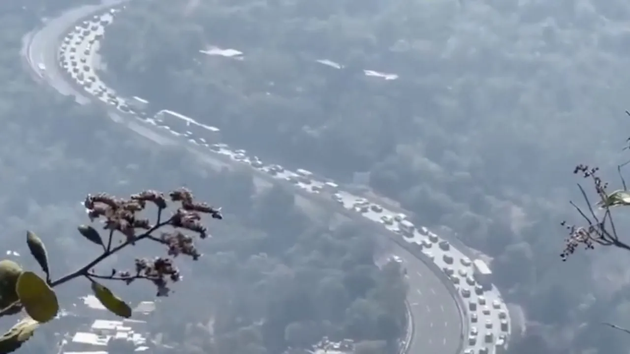 Así se ve la autopista México-Cuernavaca por vacaciones de Semana Santa (Video)