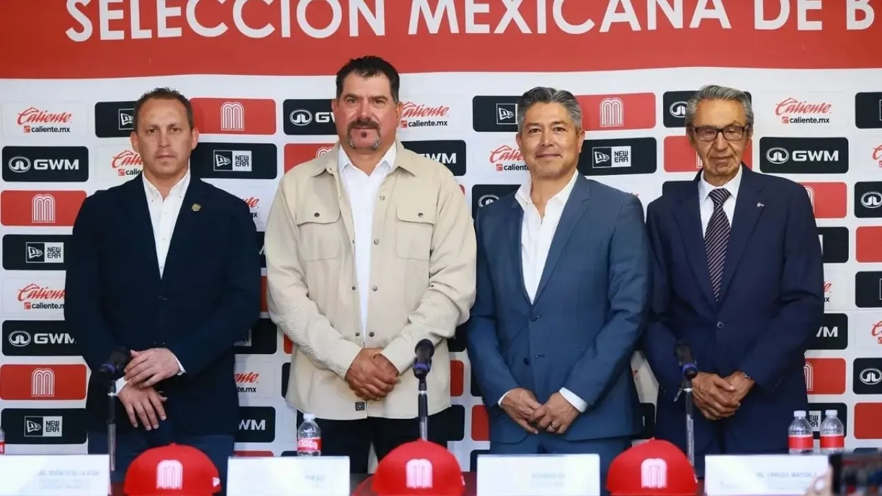 Presentan a Benjamín Gil como manager que dirigirá a la selección en el Clásico Mundial de Beisbol