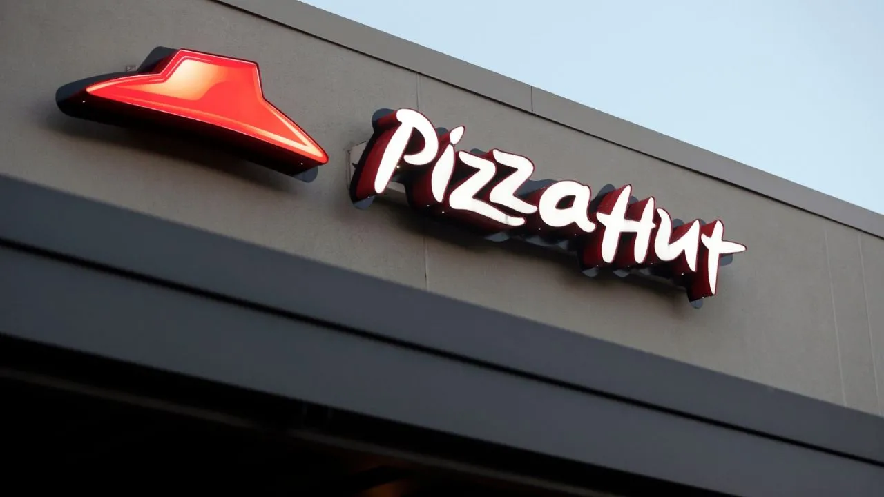Pizza Hut cerrará 250 tiendas en el primer semestre de 2026; evalúan vender la marca
