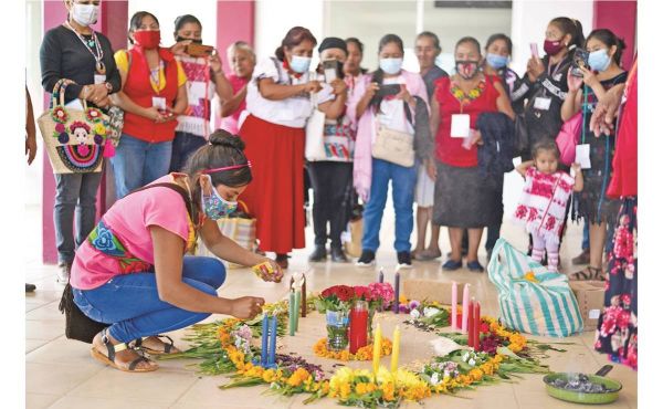 Encuentro de mujeres indígenas, participación de la mujer en cargos públicos