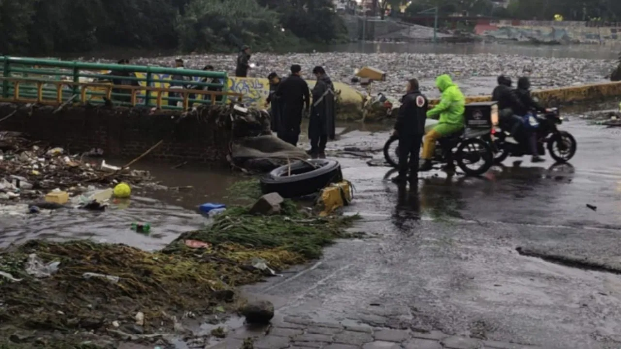 Se desborda presa Becerra en Álvaro Obregón tras activarse la Alerta Púrpura por lluvias (Video)