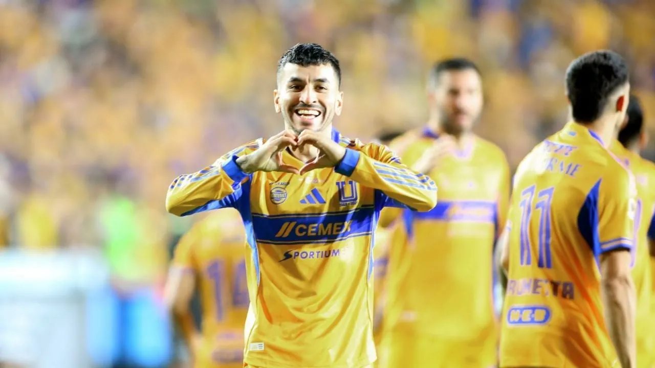 Ángel Correa aprovecha pifia y Tigres supera a Tigres en la ida de la final (Video)