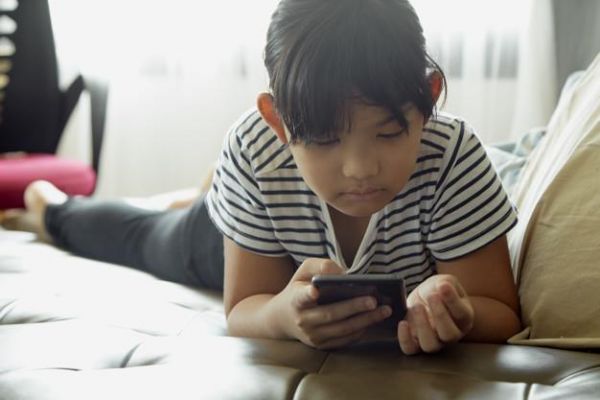 Proponen edad mínima para usar las redes sociales