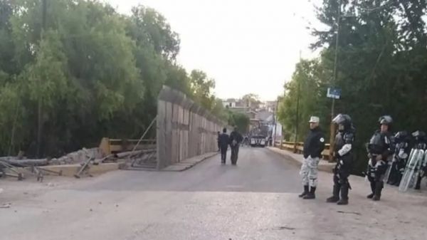 Policía Estatal y Guardia Nacional desalojan plantón de opositores a termoeléctrica en Morelos