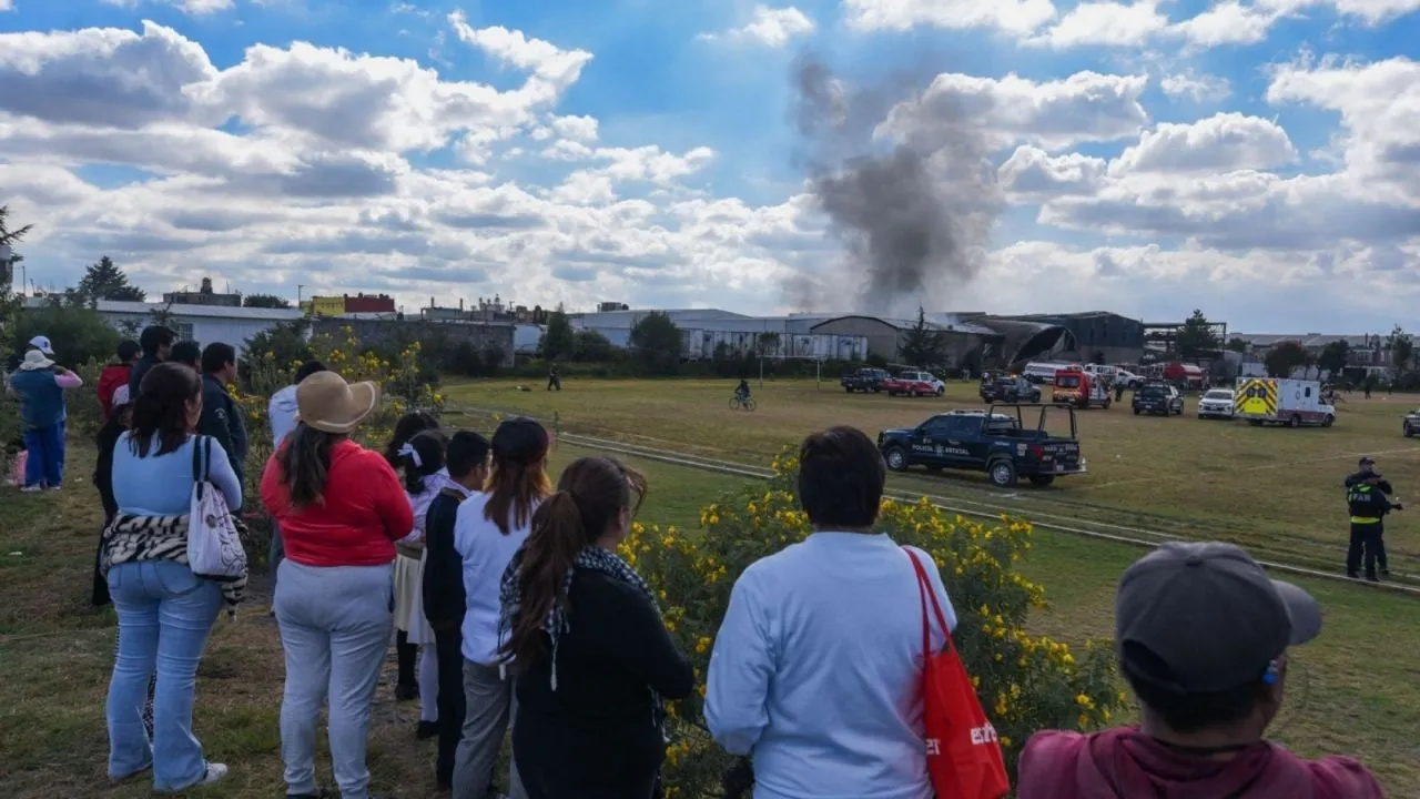 Sheinbaum informó que aeronave se desplomó en Toluca por posible falla técnica