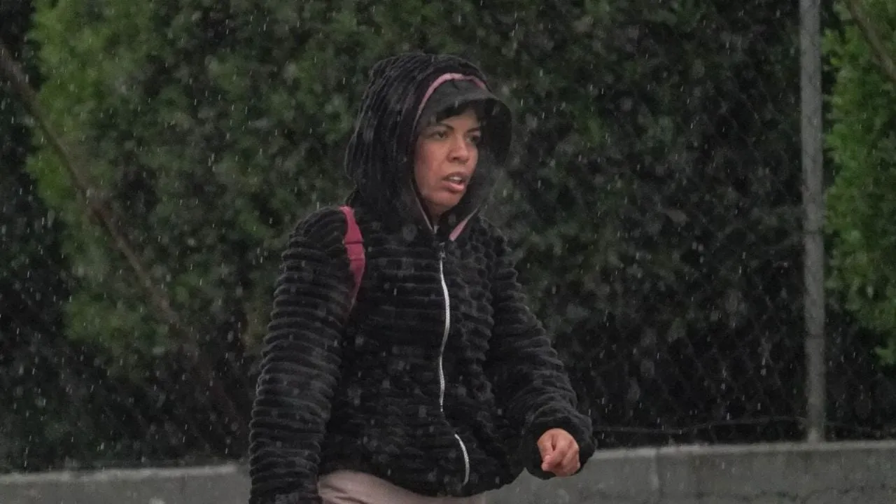 Lluvias fuertes con granizo y descargas eléctricas afectarán el martes a estas entidades