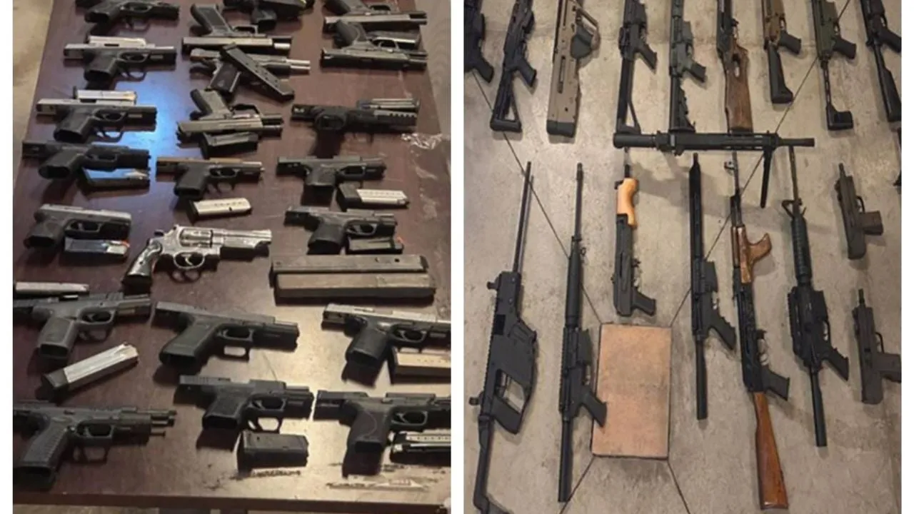 Decomisan arsenal importado de EU y 720 litros de metanfetamina en Baja California