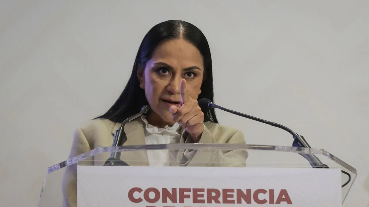 Ariadna Montiel arremete contra el PAN por denuncias contra AMLO