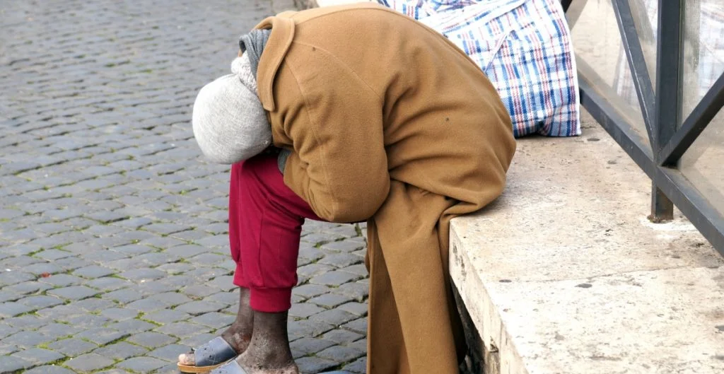 CDMX: Vacunaran a adultos mayores en situación de calle y prisioneros.