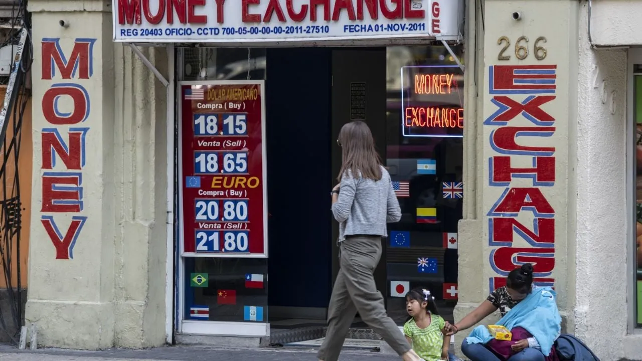 Peso se debilita ante acuerdo de Estados Unidos con China