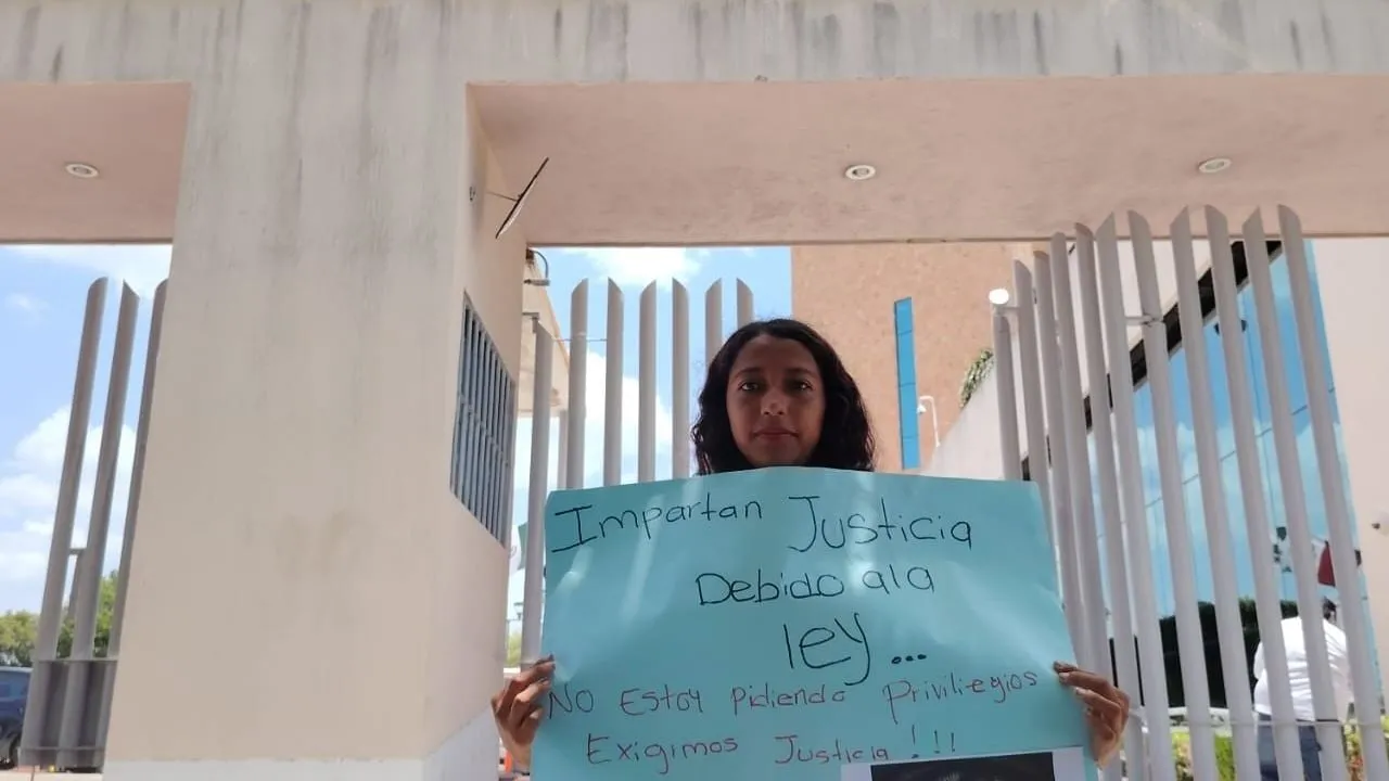 A Natiluz la anexaron para separarla de su hija Helen; ocho años despúes, la batalla legal continúa