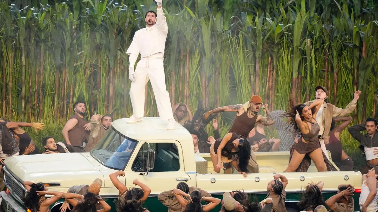 El simbolismo en el espectáculo de Bad Bunnyde en el medio tiempo del Super Bowl