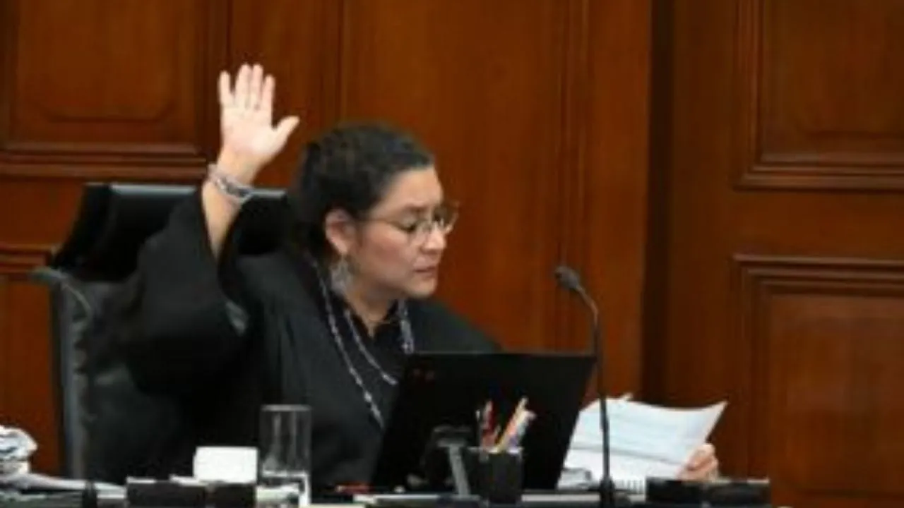 Ministra Lenia Batres busca que la UIF pueda bloquear cuentas sin orden judicial