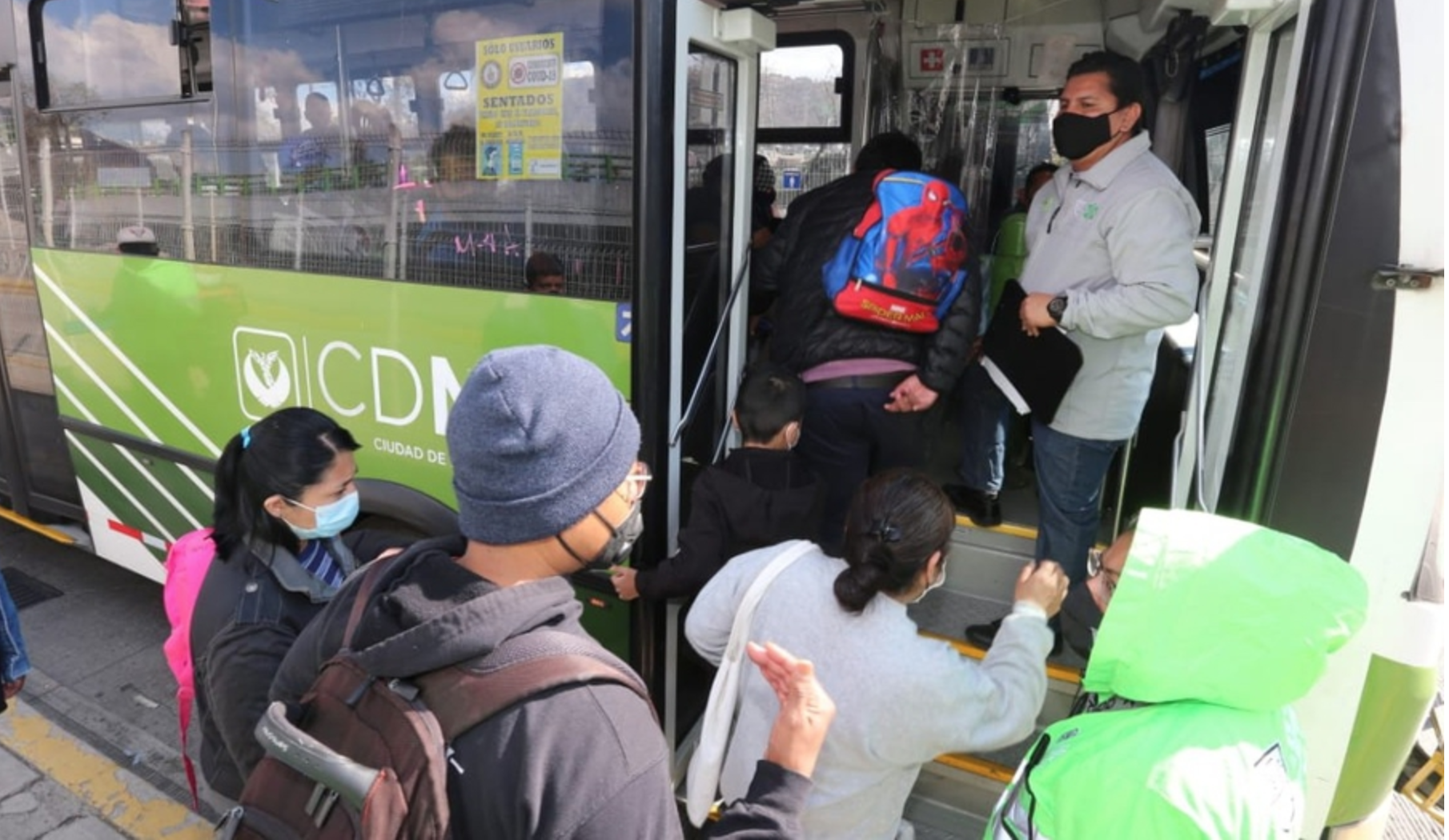 Peligran usuarios por suspensión del Metro