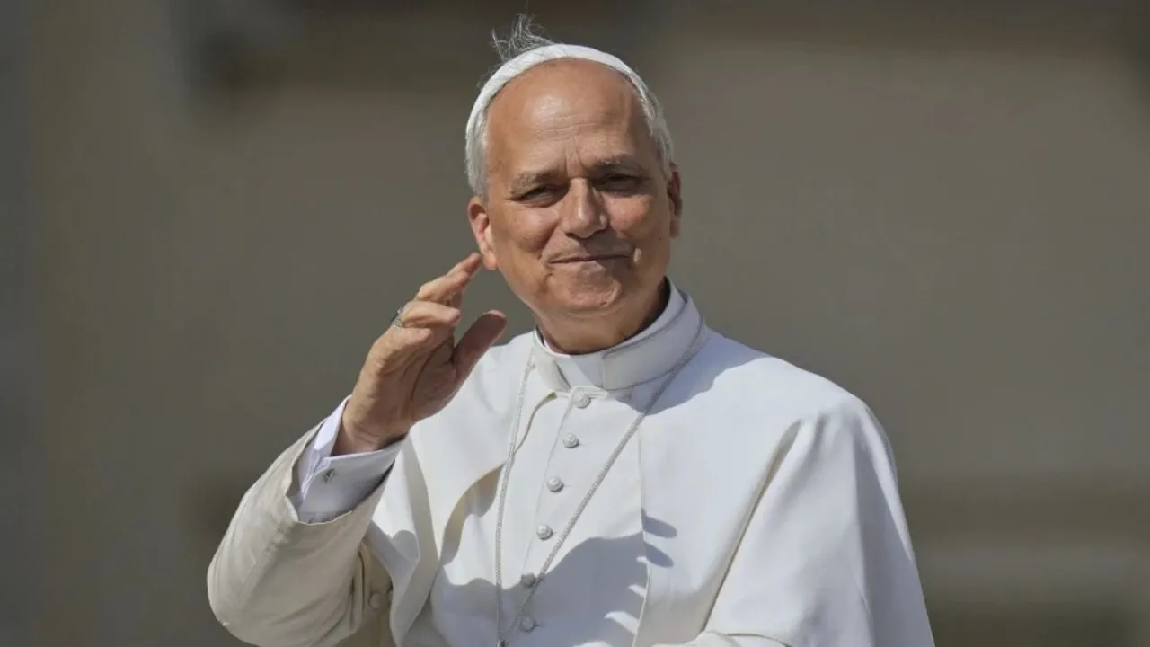 Sheinbaum ratifica invitación al Papa León XIV para que visite México