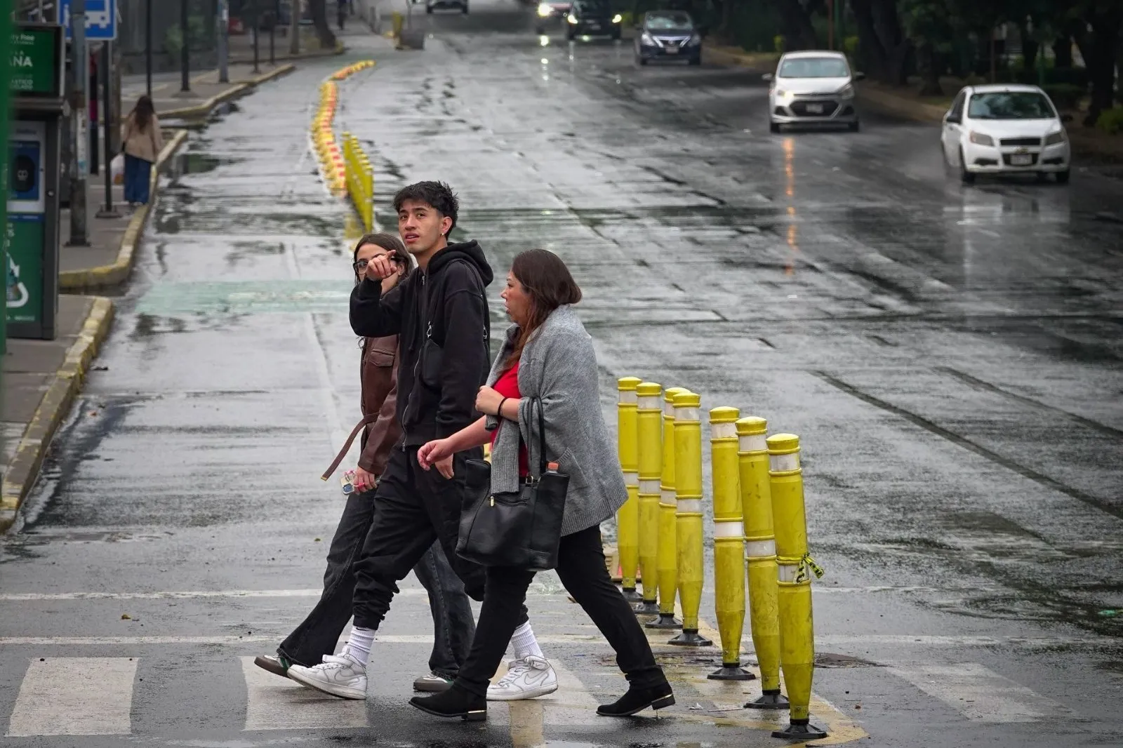 Frentes fríos 27-28 y masa de aire ártico provocarán lluvias y vientos fuertes de lunes a jueves