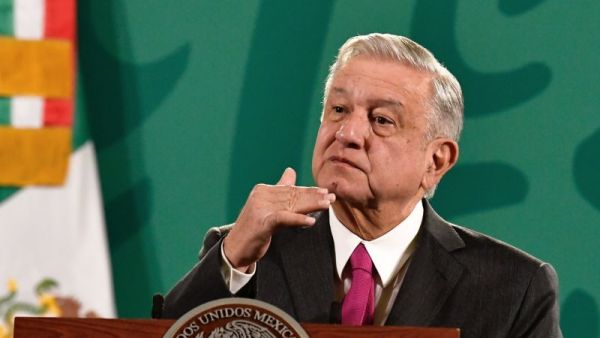 AMLO niega apoyo a Monreal para regular redes sociales