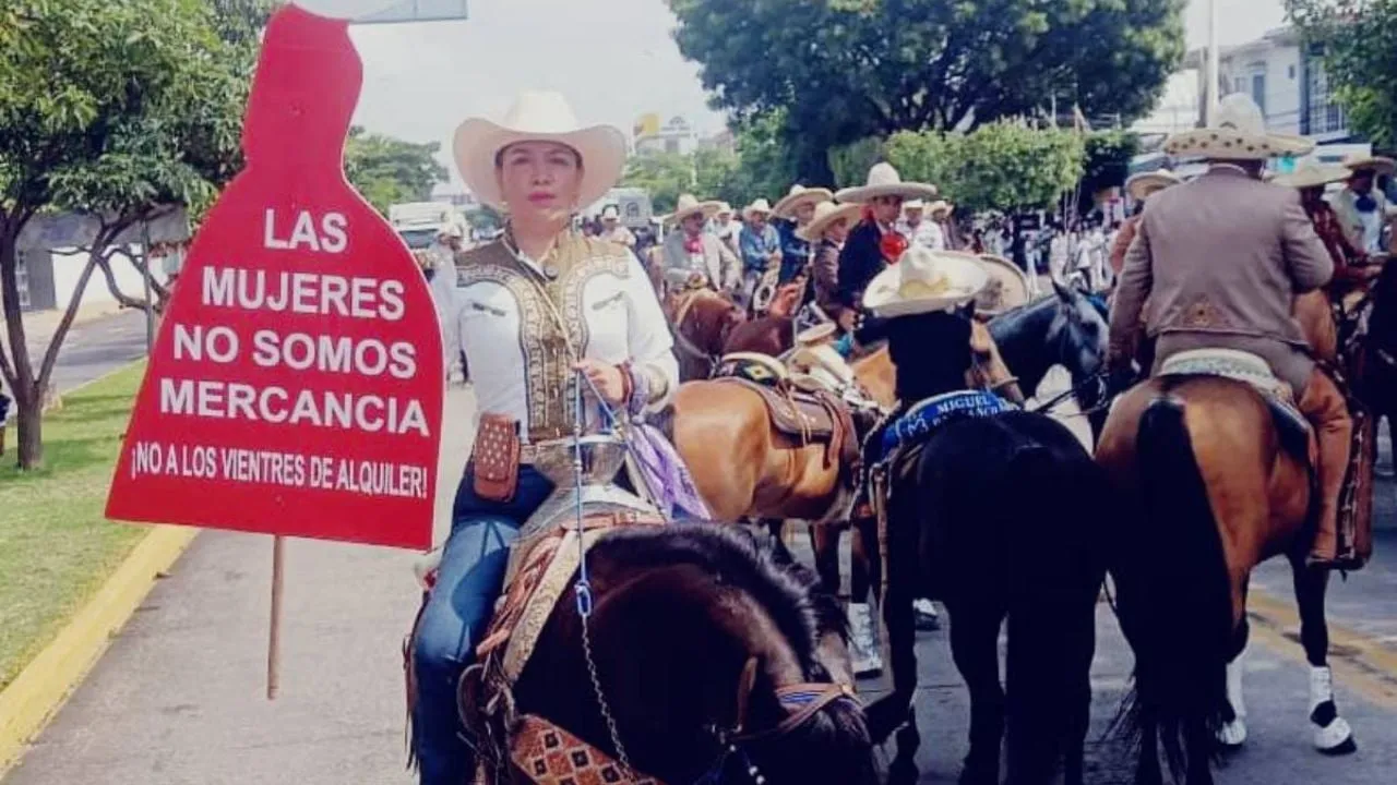 “Las mujeres no somos mercancía”: activista se manifiesta contra vientres de alquiler en Morelos