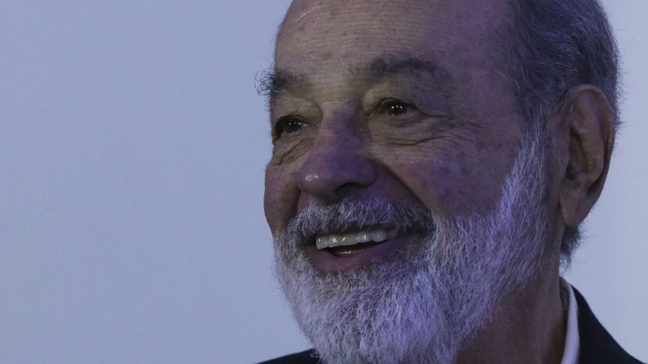 Pemex regulariza adeudos millonarios con Slim mientras proveedores siguen sin cobrar