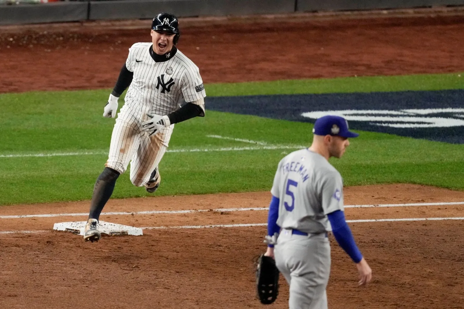 Con Grand Slam de Volpe Yankees vencen a Dodgers y siguen vivos