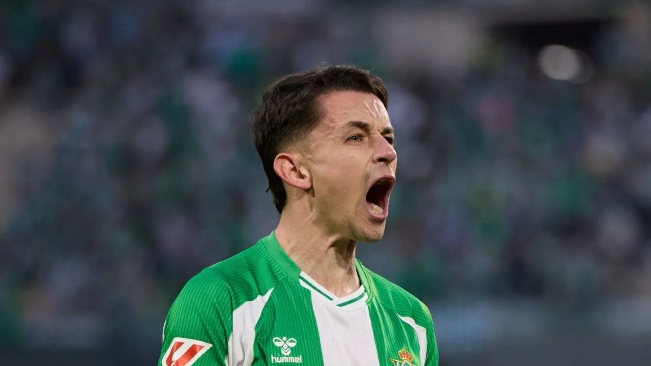 Álvaro Fidalgo anota gol en empate 2-2 del Betis vs. Sevilla (Video)