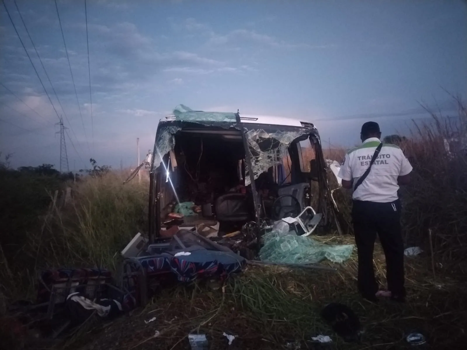 Accidente de autobús en la carretera Acapulco-Zihuatanejo deja dos muertos y 52 heridos