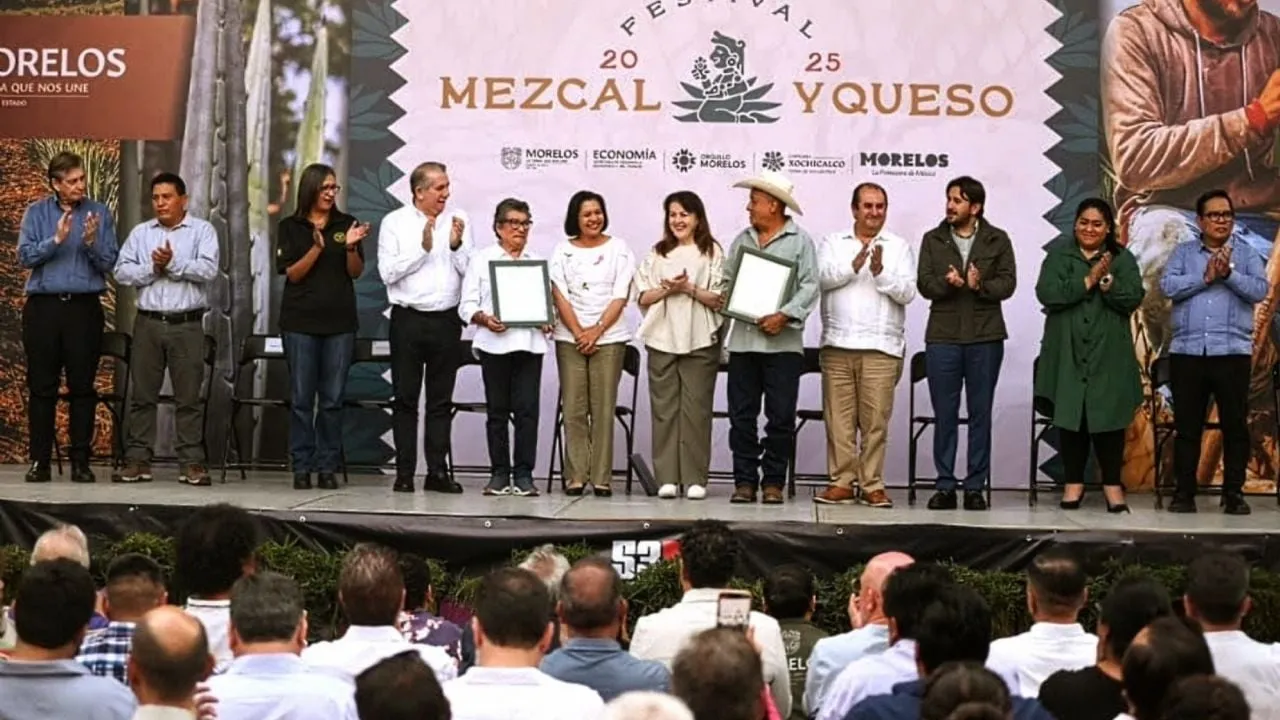 Morelos entrega las primeras certificaciones de Denominación de Origen Mezcal
