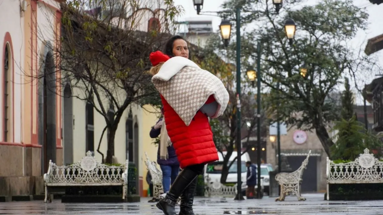 Lluvias fuertes, frío intenso, niebla y viento azotarán el miércoles a estas entidades