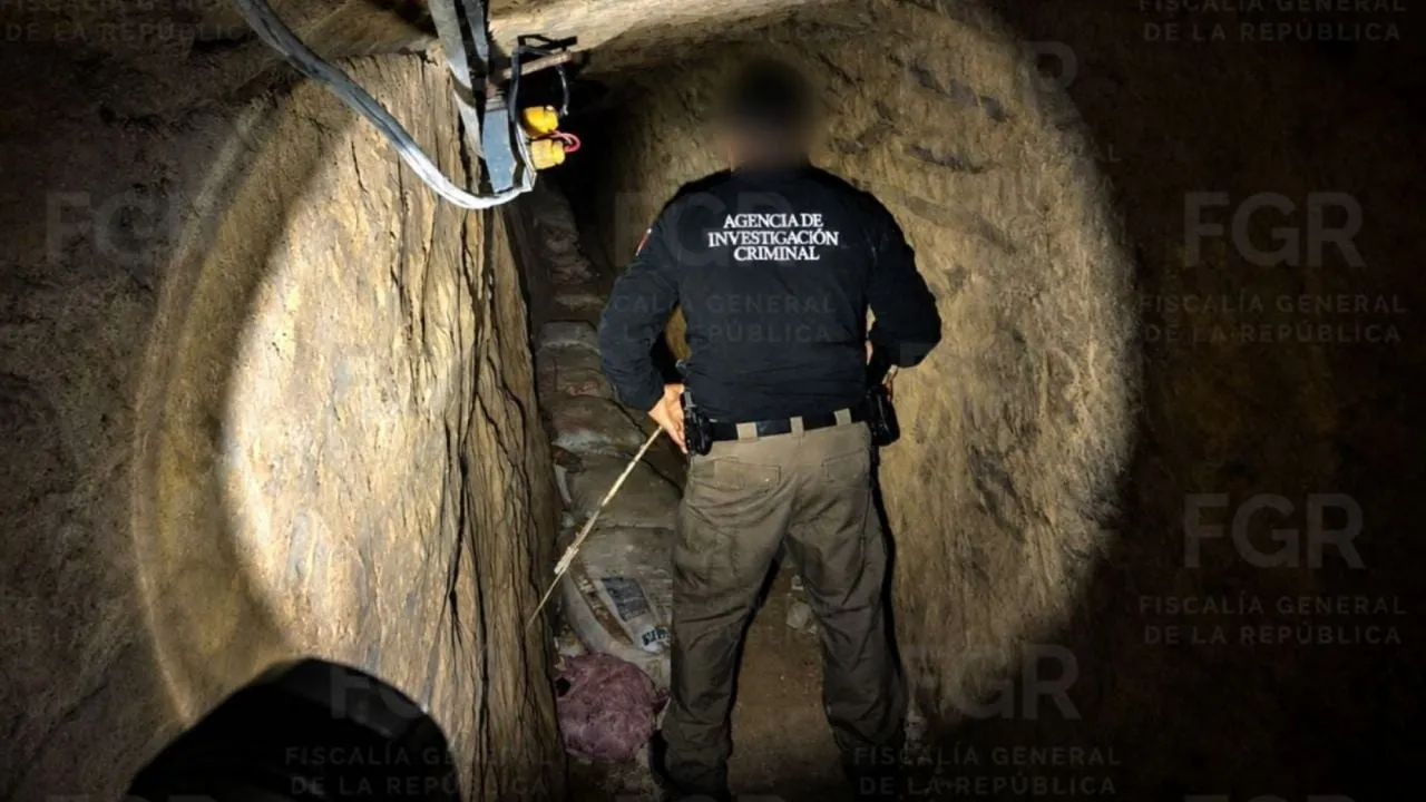 FGR asegura túnel usado para huachicol en Nuevo León; estaba conectado a los ductos de Pemex