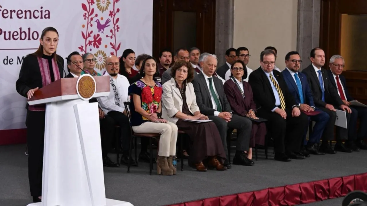 Sheinbaum presenta a asesores para aplicar el fracking no tradicional sin dañar el ecosistema