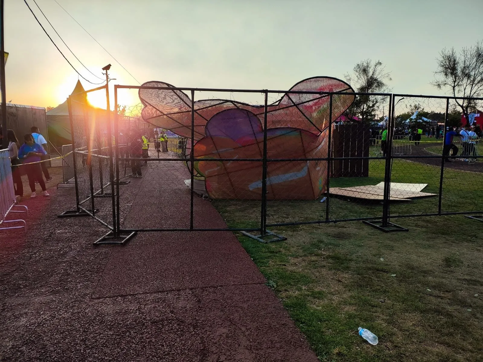 Colapsa estructura del Festival Ceremonia en el Parque Bicentenario; reportan heridos (Videos)