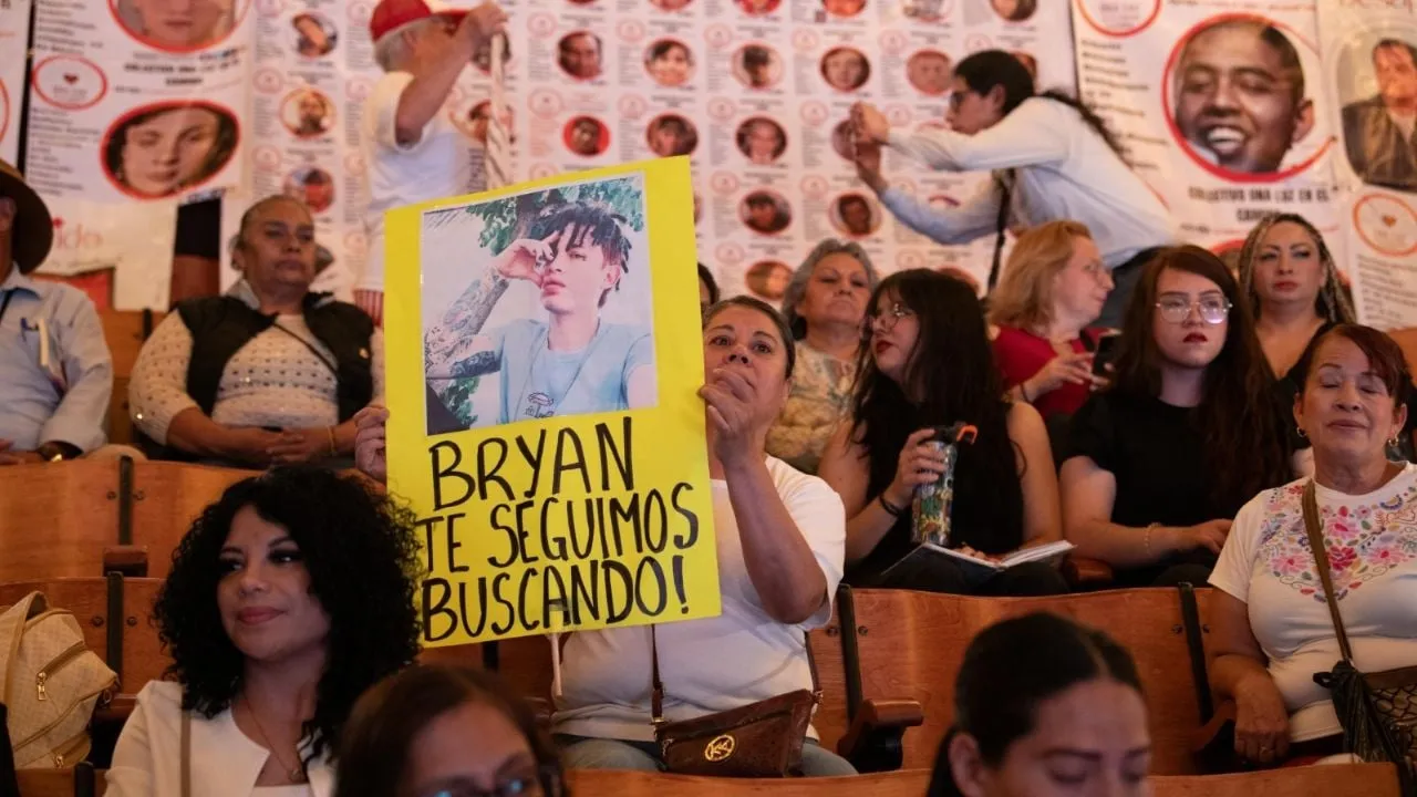 Familias buscadoras dudan de la estrategia de localización presentada por Brugada y Alcalde